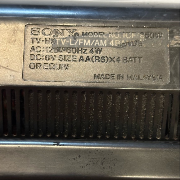 Radio Sony Vintage portable modèle ICF-850W Fonctionnelle électrique ou batterie - Picture 7 of 9